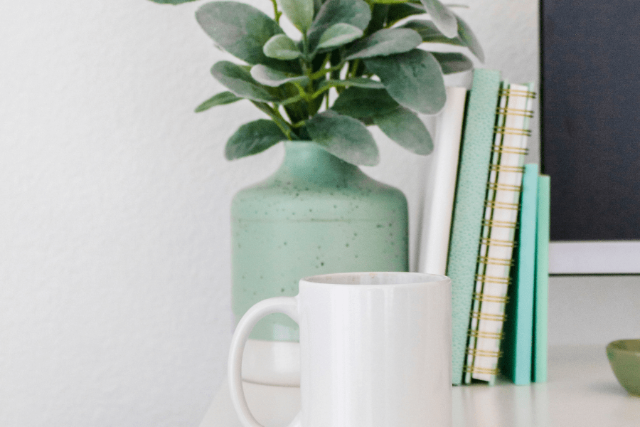 desk decor for workplace wellbeing