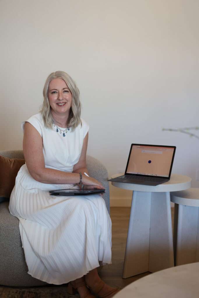 Therapist Allyson Dennen with EMDR technology offering intensives in Goodyear Arizona